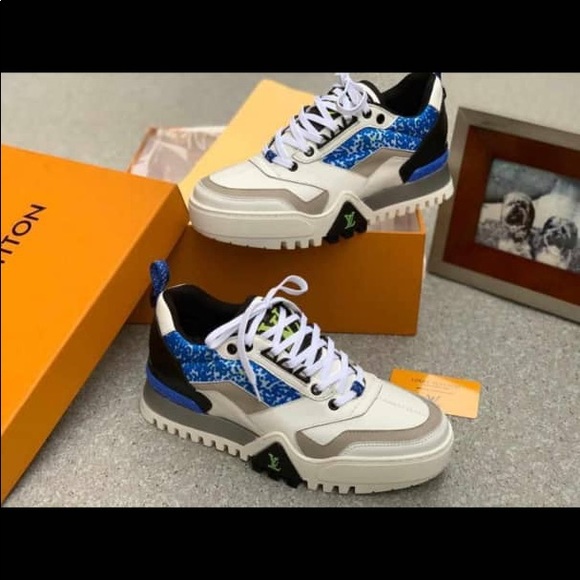 Fresh new kicks! - Picture 4 of 5